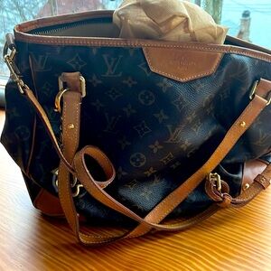 Louis Vuitton shoulder bag